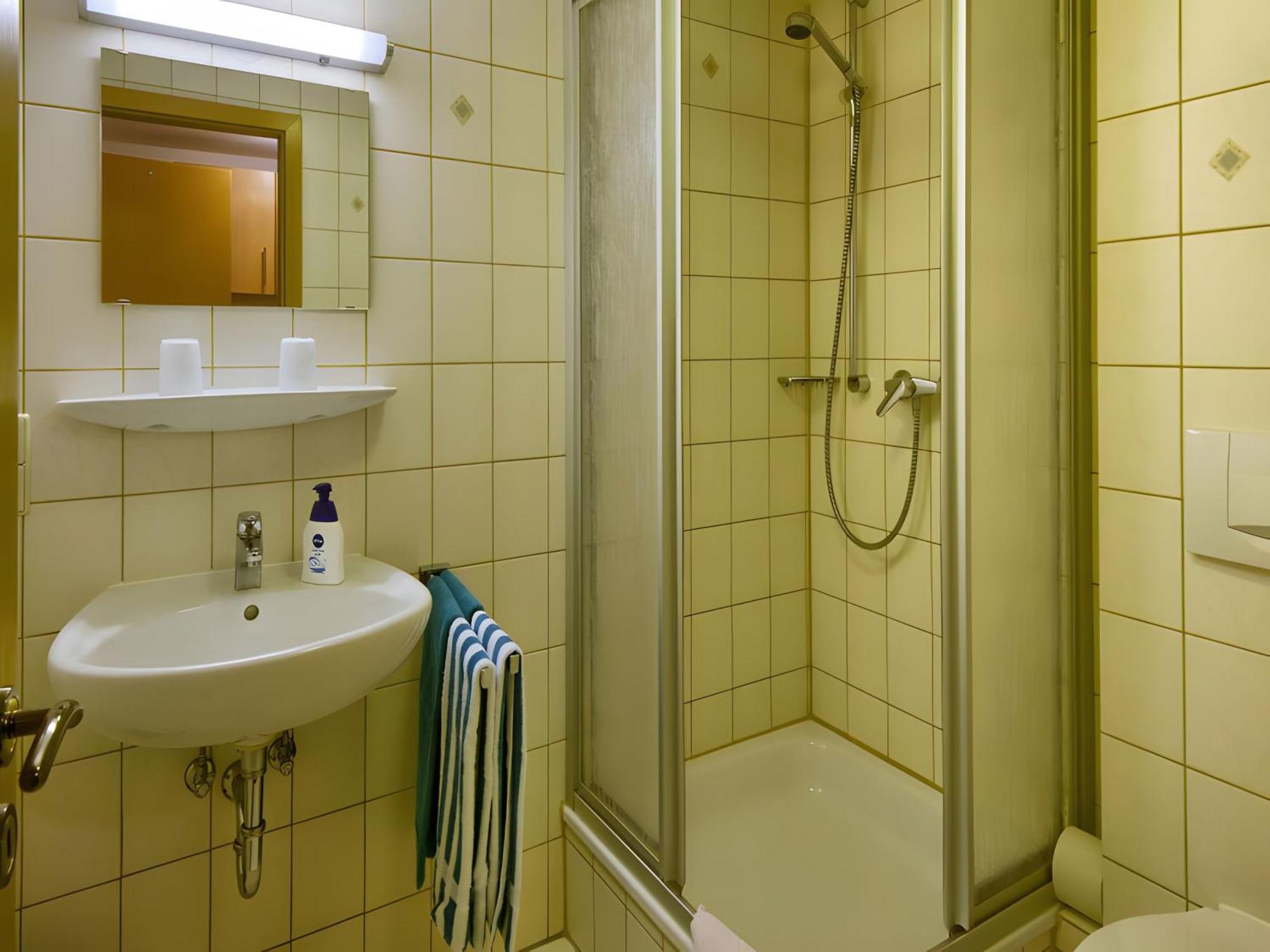 Gasthaus-Pension Zum Loewen Графенхаузен Экстерьер фото